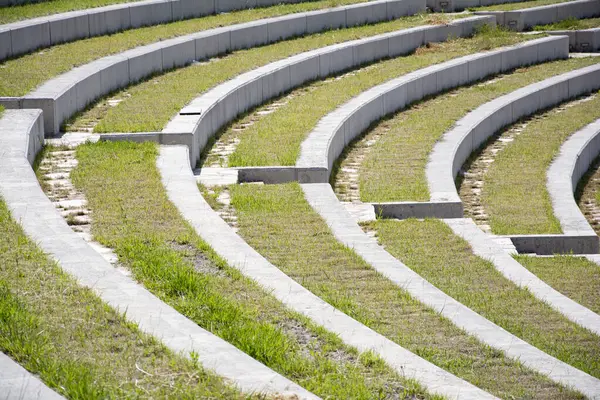 Trappor Och Gräs Amfiteatern Modern Arkitektur Och Landskapsdesign Parken — Stockfoto