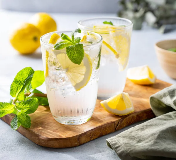 Lemonade Drink Fresh Lemon Lime Mint Ice Refreshing Citrus Mojito — Stock Photo, Image