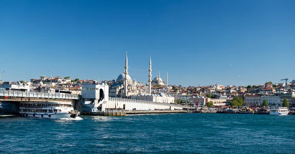 Summer Sea Landscape Bridge Sofia Mosque Ships Sunny Day Istanbul — Stock Photo, Image