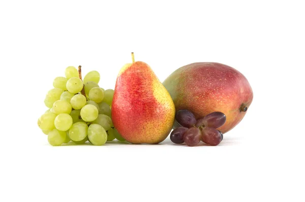 Surtido Frutas Frescas Saludables Incluyendo Mango Multicolor Peras Uvas Rojas — Foto de Stock