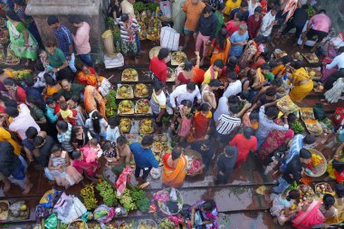 31 Ekim 2022, Kolkata, Batı Bengal, Hindistan. Chhas Puja Sırasındaki Babu Ghat 'in üst görüntüsü