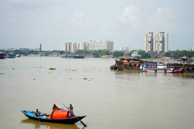 Yüksek Binalı Kolkata Ganga