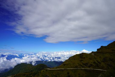 İpek Yolu Sikkim 'de Dağ Yolu Virajları