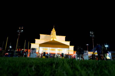 Park Street Meydan, Iskcon Rath Jatra Festivali için dekore edildi.
