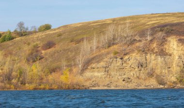 Sonbahar manzarası, Kama Nehri 'nin sonbahar renkleri, Tataristan Cumhuriyeti, Rusya.