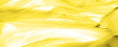 Kusursuz kaleydoskop, sarı ipek. Şık bir sunum için ihtiyacın olan tek şey güneşli sarı ipek bir musluk..