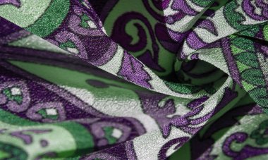 İpek kumaş, kraliyet baş harfleri, beyaz renk, kumaşta gök mavisi yeşili. Tasarımınız Orta Çağ ruhuyla doldurulacak. Desenli arkaplan deseni