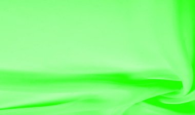 Doku - soluk yeşil ipek. Bu kumaşı herhangi bir mevsim için sıradan bir görünüme dönüştürebilirsin. Yumuşak siluetlere kolayca akabilen esnek, akışkan kumaşlar her şeyi yaratmanızı sağlar..