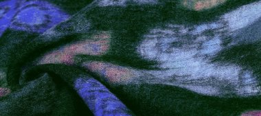 Kelebek desenli yeşil yün kumaş. Yeşil kırmızı mavi. Dekor modern, tekstil sanatı, doku, arkaplan, desen