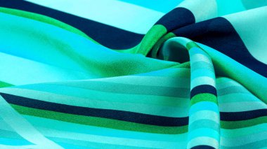 İpek kumaş, mavi çizgili kumaş ve gök mavisi yeşil ve beyaz çizgiler, zarif tasarım. Doku, desen, arkaplan, koleksiyon