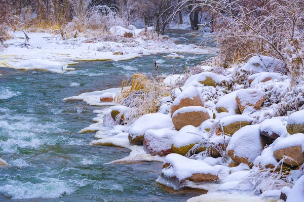 Rivier Bevriest Winter Mijn Favoriete Winterrivier Silence Het Bos Magisch — Stockfoto