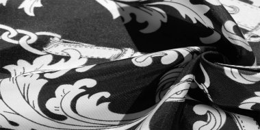 Kırmızı ve siyah geometrik eşkenar dörtgen şekilli beyaz ipek kumaş