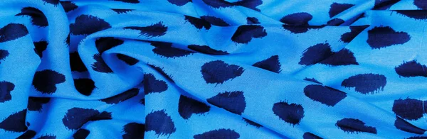 Hedvábná Tkanina Modrý Tisk Černých Srdcí Textura Pozadí Vzor Pohlednice — Stock fotografie