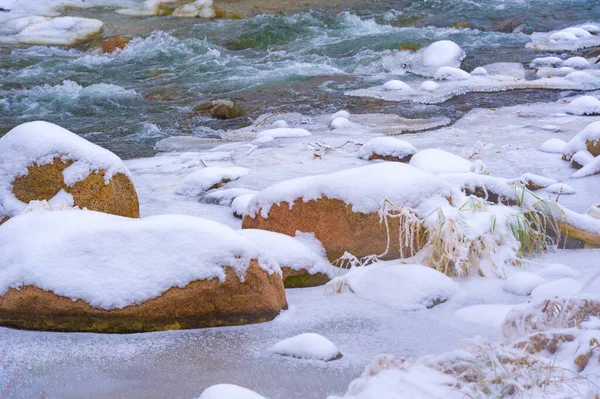 Der Fluss Friert Winter Die Einfachste Art Gefrorene Flüsse Erleben — Stockfoto