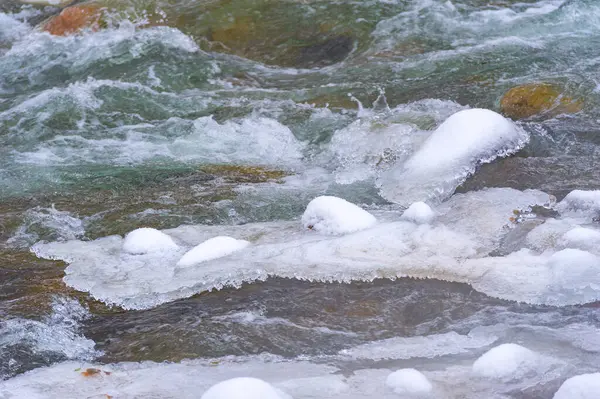 Zimą Rzeka Zamarza Prawdziwa Zimowa Bajka Kiedy Cudowna Rzeka Zamarza — Zdjęcie stockowe