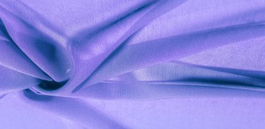 İpek şal mavisi. Kumaşın kenarlarında püsküller var. Beyaz bir arka planda. Şablon