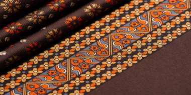 Kırmızı ve sarı renkli ipek kumaş, yoğun kumaş, triasetat liflerine dayalı çift taraflı. Arkaplan, Desen Dekoru