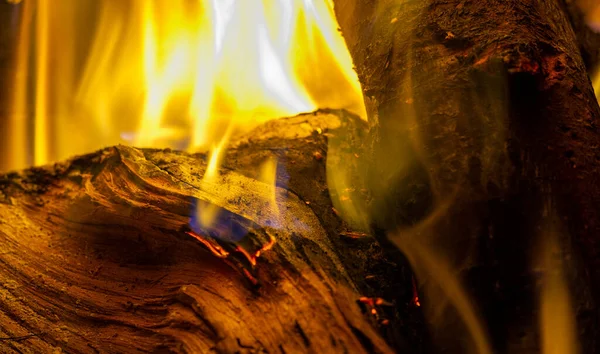 Ogień Kominku Może Być Lepsze Spędzenia Chłodnego Wieczoru Twoim Domu — Zdjęcie stockowe