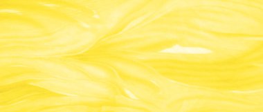 Kusursuz kaleydoskop, sarı ipek. Şık bir sunum için ihtiyacın olan tek şey güneşli sarı ipek bir musluk..