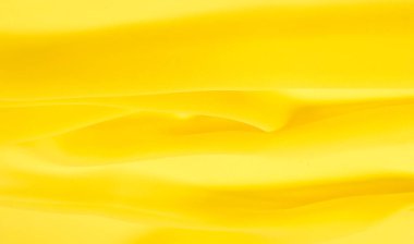 arkaplansız doku - sarı ipek. Soluk sarı renkli birinci sınıf ipek organza fevkalade bir kumaştır, hem kendi başına güzeldir hem de vurgu açısından bir aksesuardır..