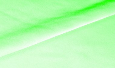 Doku - soluk yeşil ipek. Bu kumaşı herhangi bir mevsim için sıradan bir görünüme dönüştürebilirsin. Yumuşak siluetlere kolayca akabilen esnek, akışkan kumaşlar her şeyi yaratmanızı sağlar..