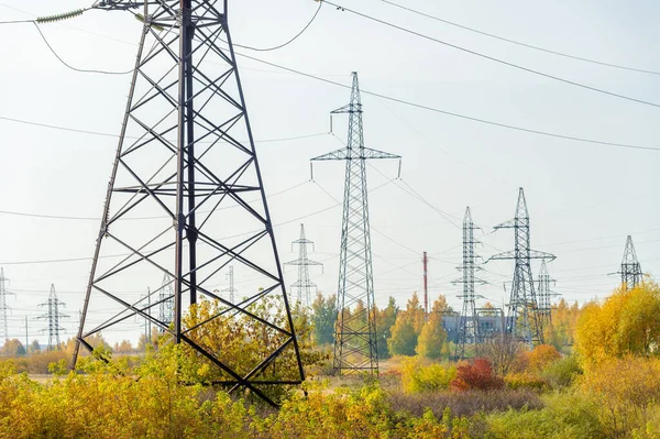 Endüstriyel arazi. Sanayi sonrası manzara ve çevre görüntüleri. Sanayi sonrası, mevcut estetik görüntülerin güncellenmesi ve karmaşıklaştırılması hakkındaki sanatsal fikirler.