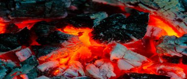 Şöminede yangın var. Yangının etrafındaki aydınlık alan kendi küçük bölgesini oluşturur. Ateş ışığında, çevrenizdeki her şeyi unutmak kolaydır.)