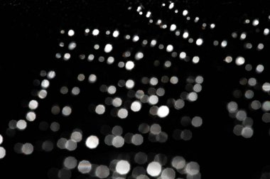 Bulanık arkaplan, bulanık kumaşın soyut çift pozlama, karanlık arka plan ve lens aydınlatma etkisi kavramı. Yüksek çözünürlüklü fotoğraf, bokeh, bulanık, sanat, odak, tasarım, şekil, makro,