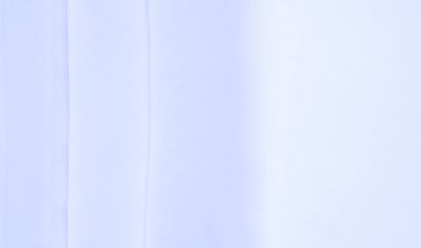 Kusursuz arkaplan dokusu - soluk mavi ipek. Bu basit ama sofistike kumaşın nüanslarının kendi adına konuşmasına izin ver. Yumuşak, kumlu doku, hafif parlak mavi renk.