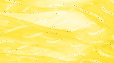 Kusursuz kaleydoskop, sarı ipek. Şık bir sunum için ihtiyacın olan tek şey güneşli sarı ipek bir musluk..