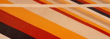  Çizgili kumaş, kahverengi-kırmızı-bej çizgiler, zarif tasarım. Hassas ipek kumaş. Yüksek çözünürlüklü doku, kalıp, arkaplan, koleksiyon