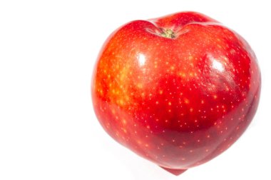 Beyaz arka planda elma. Pectin, quercetin, prosiyanidin ve C vitamini içerirler. Bunlar kanser ve hastalıkların önlenmesinde faydalıdır..