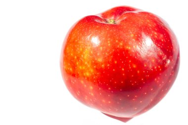 Beyaz arka planda elma. Elmalar çok çeşitli sağlık faydaları sağlayan besleyici bir güç kaynağıdır. Kalorileri düşük ve lifleri yüksek. Vitamin ve mineraller için mükemmel bir kaynak..