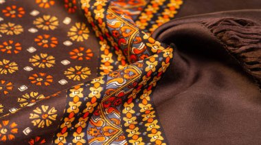 Kırmızı ve sarı renkli ipek kumaş, yoğun kumaş, triasetat liflerine dayalı çift taraflı. Arkaplan, Desen Dekoru