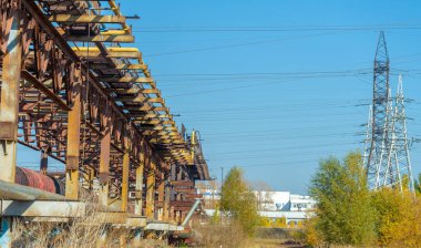 Endüstriyel araziler - Endüstriyel miras, sanayinin coğrafi alanının bir parçası olan eşsiz ve eşsiz manzaralar yaratan bir dizi elementten oluşur.