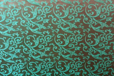 Kusursuz bir doku. İpek kumaş. Mavi-yeşil-kırmızı gözlükler. Eğer sofistike bir güzellik arıyorsan, bu dantel püskülünden öteye bakma.!