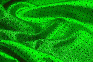 Küçük puantiyeli metalik parıltılı kumaş. Yeşil renk, çarpıcı bir metalik kumaş tasarımı ile bir sonraki etkinliğinizin ilgi odağı olacak. İnanılmaz pürüzsüz ve canlı bir parıltı sunacak.