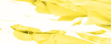 Kusursuz kaleydoskop, sarı ipek. Şık bir sunum için ihtiyacın olan tek şey güneşli sarı ipek bir musluk..