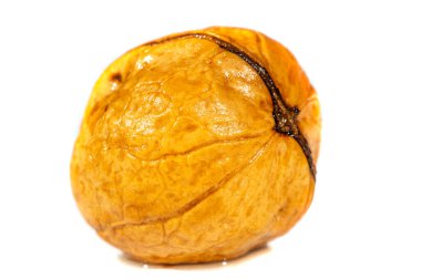 Ceviz. Benim için aşk ceviz gibidir. Düzenli ve küçük miktarlarda alınmalı..