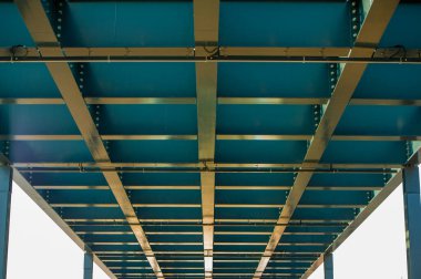 Hava korumasını sağlar. Binaların estetik cazibesini arttırır. Güçlü ve dayanıklı inşaat metodu.