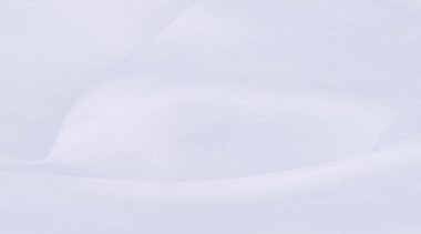 Bulanık beyaz ipek kumaş. Açık ve zarif organzalar ve saten kaplama büyük ve yapılandırılmış projeler için mükemmeldir..