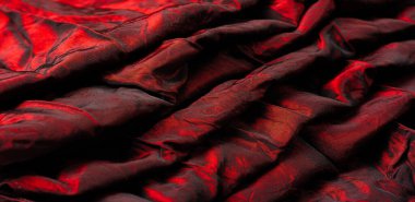 Kırmızı kumaş. Yüksek kaliteli kaliteli kırmızı ipek kumaşı temsil ediyor. Bu mükemmel orta boy ipek kumaş zarif bir kumaşa ve güzel bir parıltıya sahip. Bu senin yaratıcılığın için mükemmel bir malzeme..