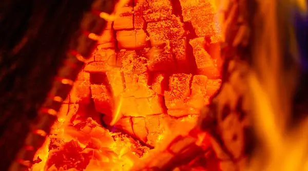 Fire in the fireplace. Aged wood smells wonderful, so if you're going to burn it, choose logs for the smoky, musky smell. Use kiln-dried logs to show your love for the environment.