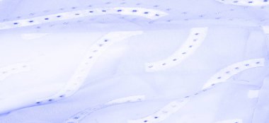 Mavi ipek. Özel olarak en yüksek kalitede kraliyet mavi ipek taftasını kullanarak ortamı hazırlamak için tasarlandı. Hafif, bu madde yumuşak bir parıltı yaratır..