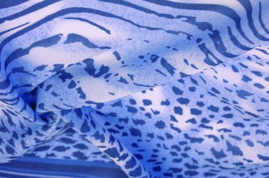 Mavi beyaz çizgili ipek kumaş, Afrika tarzı zebra derisi. Tasarımcı için, tasarımın taslağı, dekoratörün çevresi. Arkaplan dokusu koleksiyonu