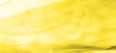 Kusursuz kaleydoskop, sarı ipek. Şık bir sunum için ihtiyacın olan tek şey güneşli sarı ipek bir musluk..