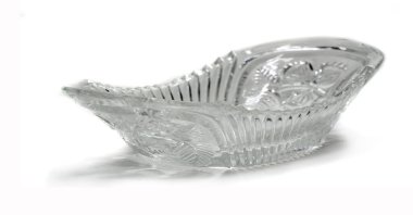 Geleneksel Kurşun Cam Kristali 'ne alternatif güvenli ve sürdürülebilir bir cam baryum oksit ve çinko oksit gibi toksik olmayan malzemeler kullanır. Kurşun camla aynı estetik özelliklere sahip.,