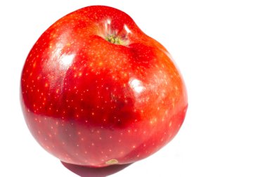 Beyaz arka planda elma. Elmaya bayılırım. Bana göre, meyveler inkar edilemez. Cennet bahçesinden geliyorlar.