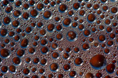 Benzersiz su kabarcığı şekilli buhar damlası tasarımı mutfağınızın ya da banyonuzun estetik çekiciliğini arttırır. Daha iyi buharlaşması için yüksek işlevsel ve verimli buhar dağılımı sağlar.