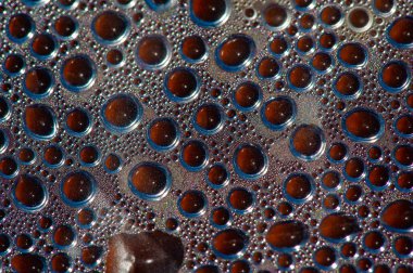 Benzersiz su kabarcığı şekilli buhar damlası tasarımı mutfağınızın ya da banyonuzun estetik çekiciliğini arttırır. Daha iyi buharlaşması için yüksek işlevsel ve verimli buhar dağılımı sağlar.